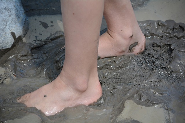 toes in the mud